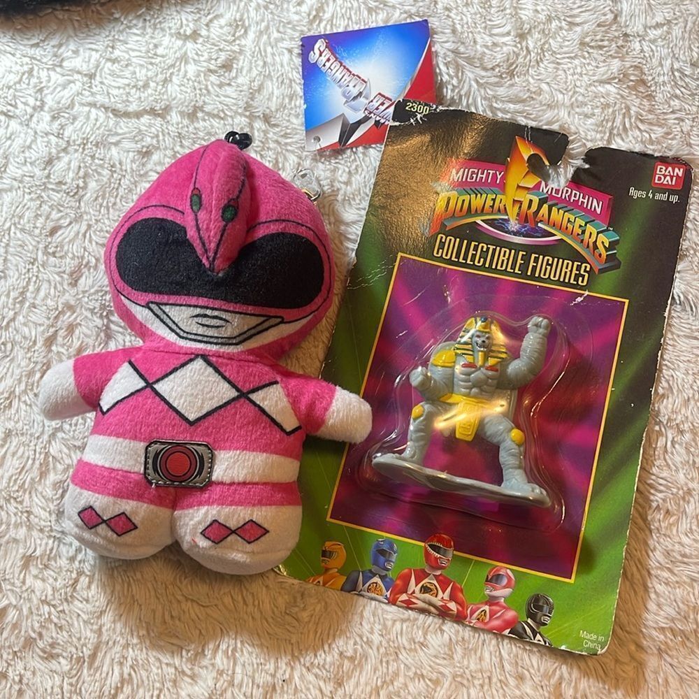 Mighty  Morphin Power Ranger collectible figure bundle
